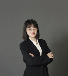 何茜